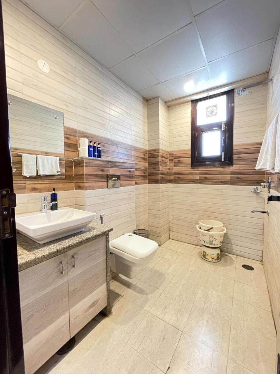Bedchambers Medicity Serviced Apartments In גורגאון מראה חיצוני תמונה